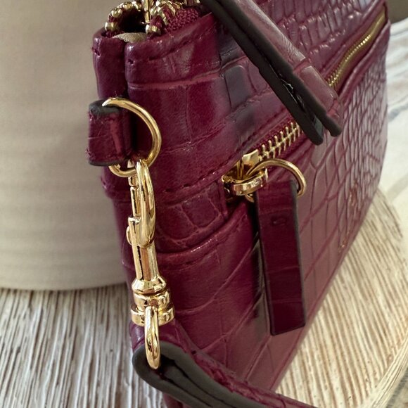 Nanette Lepore Moli Croc Embossed Tech Wristlet Wallet Vegan Burgundy Orchid New - Picture 4 of 12